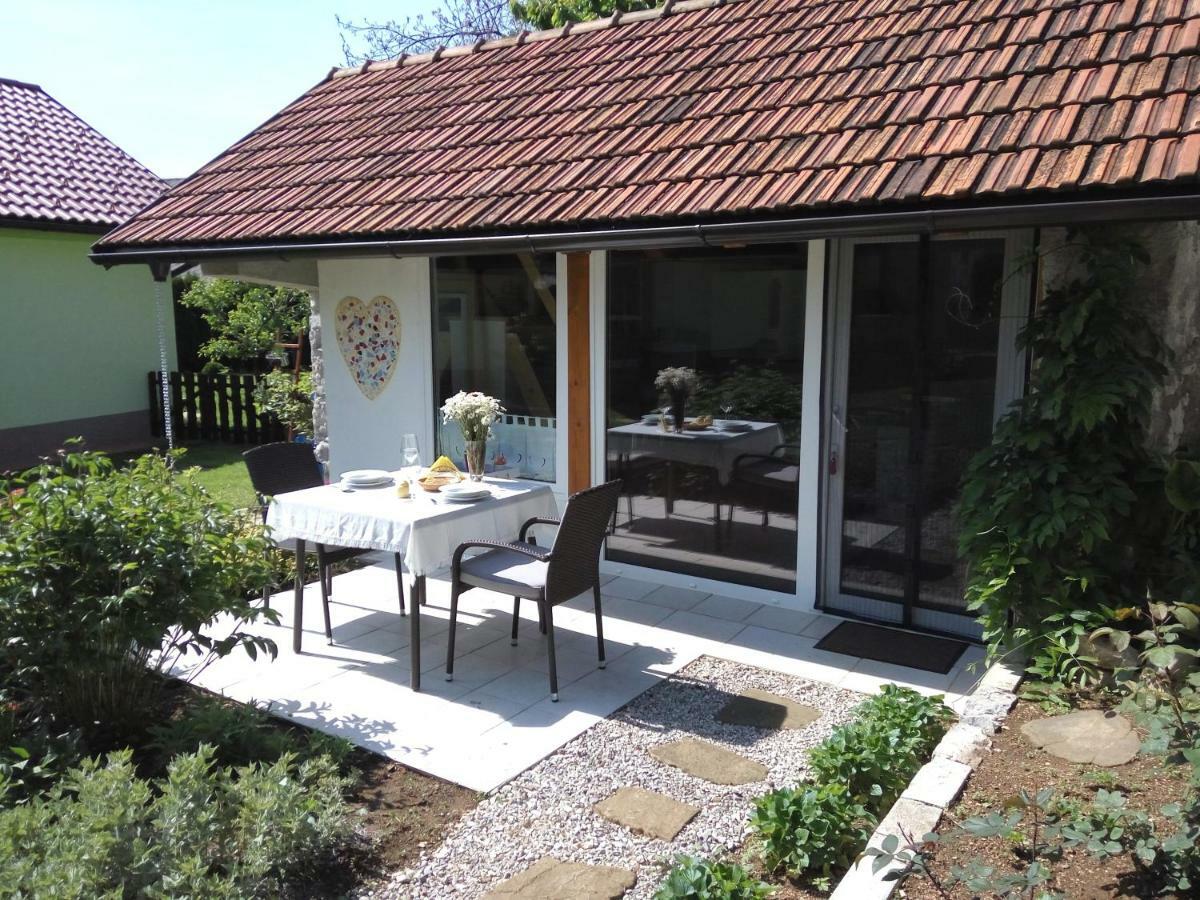 Tiny House With A Big Heart Postojna Exterior foto